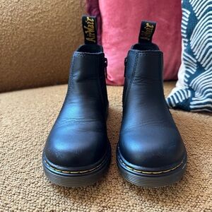 Dr. Martens 2976 Chelsea Boot
